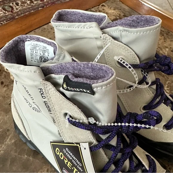 Authentic Converse Gore-Tex Unisex Boots - Picture 8 of 14